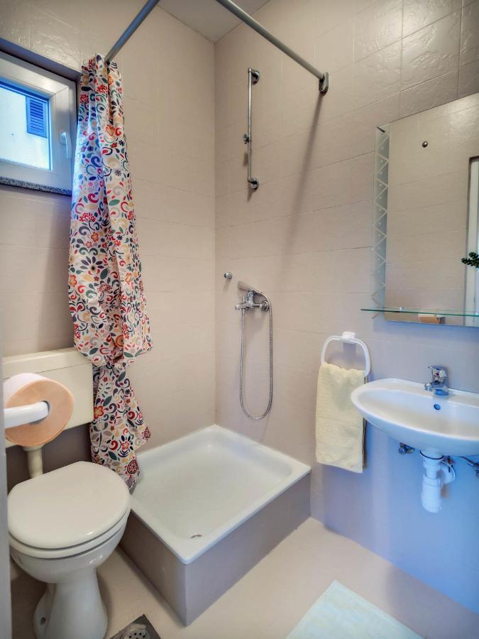Apartments Zizic Vodice Cameră foto