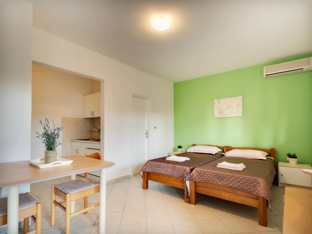 Apartments Zizic Vodice Cameră foto