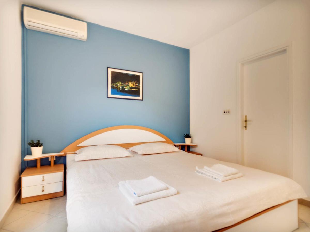 Apartments Zizic Vodice Cameră foto