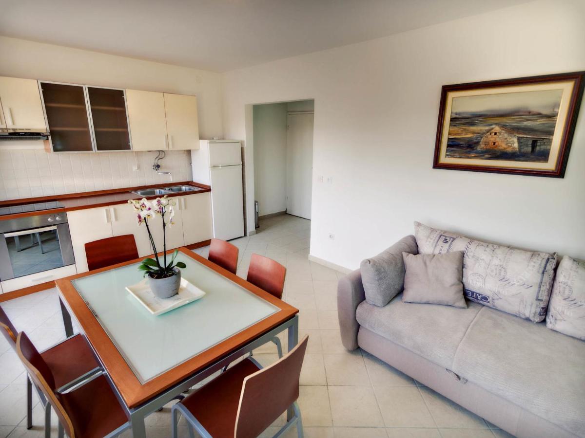 Apartments Zizic Vodice Cameră foto