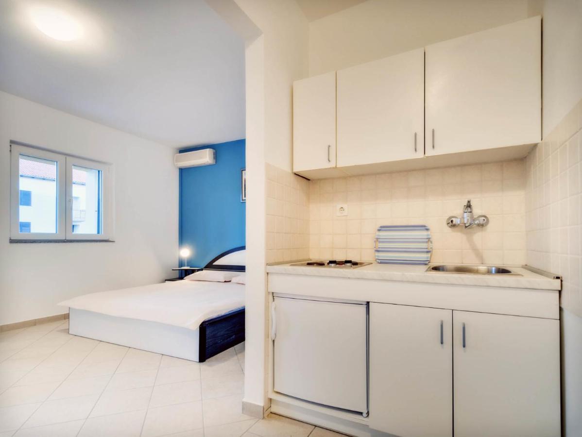 Apartments Zizic Vodice Cameră foto