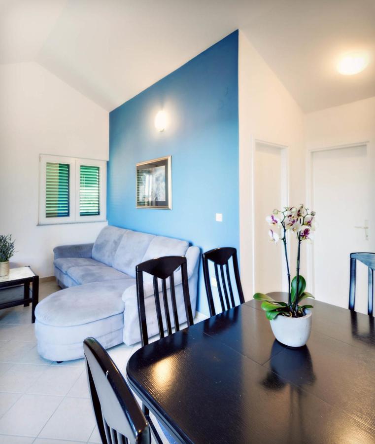 Apartments Zizic Vodice Cameră foto